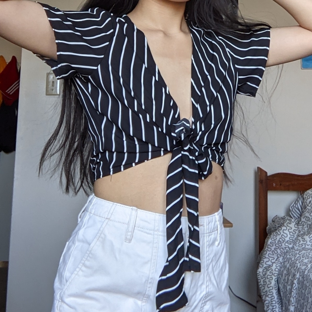Striped front tie top
